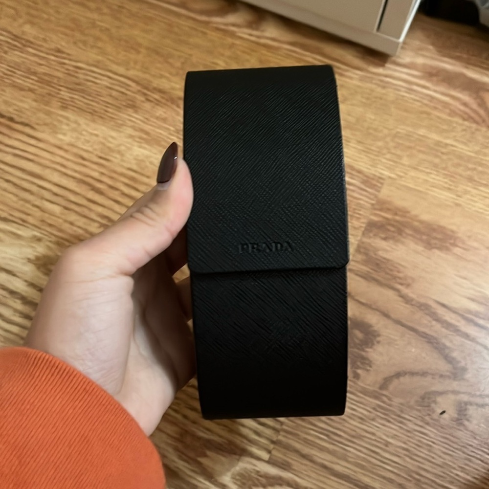 Prada sunglasses - Picture 2 of 8